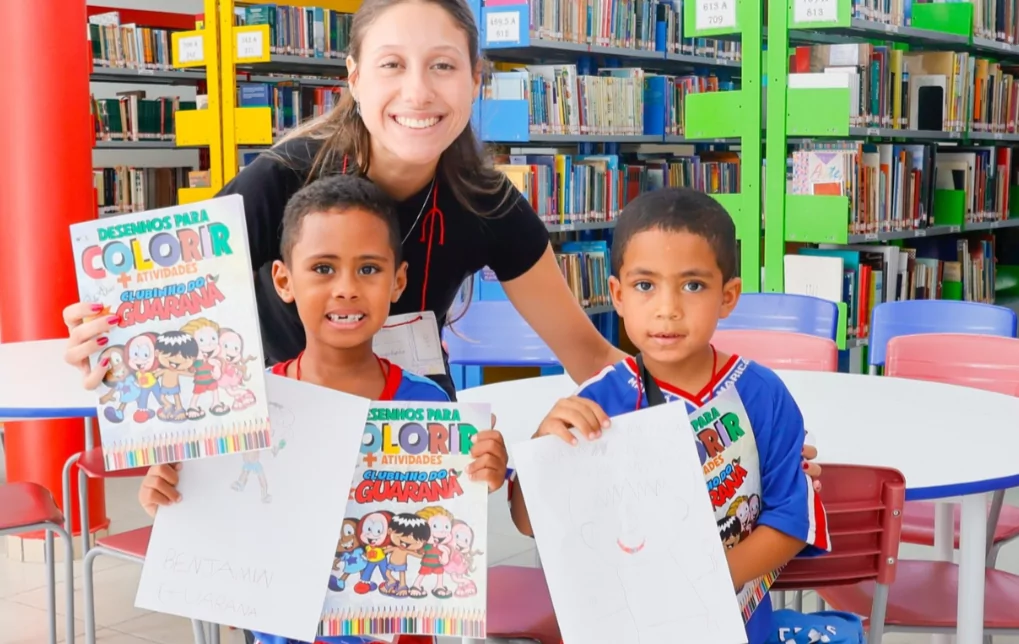 Prefeitura de Maricá promove incentivo à leitura com lançamento de livro de colorir para alunos da rede pública
