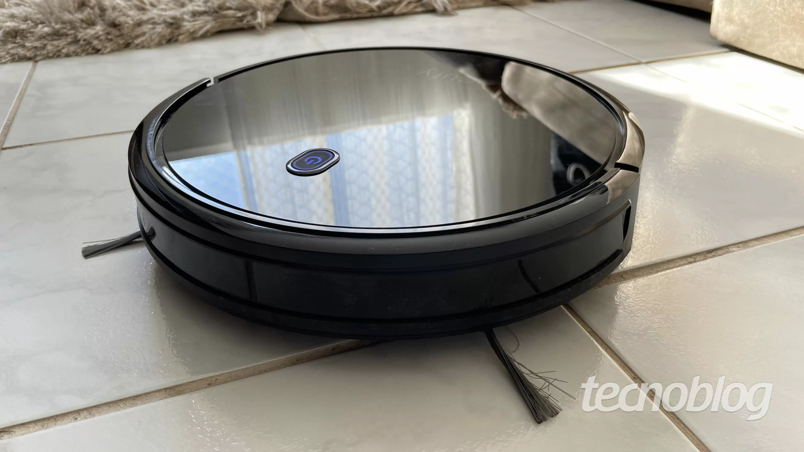 Eufy RoboVac 11S (Imagem: Darlan Helder/Tecnoblog)