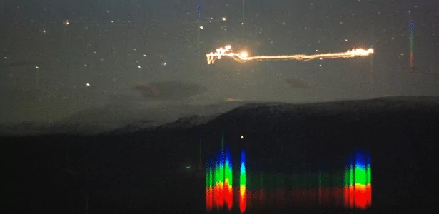 Imagem de setembro de 2007 mostra as luzes enigmáticas no céu do Vale de Hessdalen